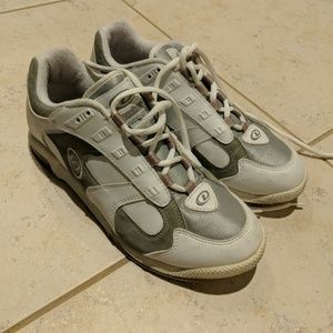 Dexter bowling shoes